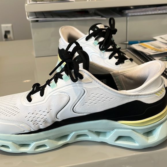 Skechers worn once size 8.5 - Picture 5 of 12